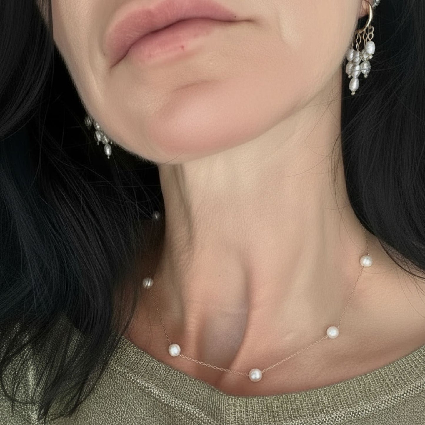 שרשרת פנינים עדינה בעיצוב מינימליסטי ואלגנטי Lina