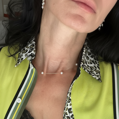 שרשרת פנינים עדינה בעיצוב מינימליסטי ואלגנטי Lina